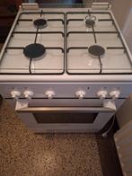 Gasfornuis met oven. ENKEL REAGEREN BIJ SERIEUZE INTERESSE., Witgoed en Apparatuur, Fornuizen, Ophalen, Gebruikt, 4 kookzones