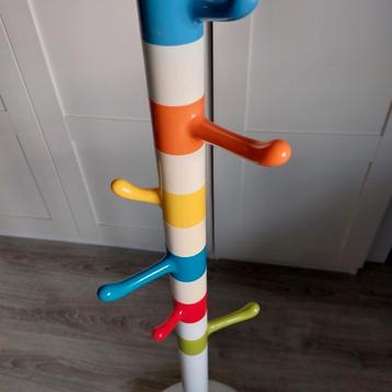 Kinderkapstok van Ikea (gratis ophalen) beschikbaar voor biedingen