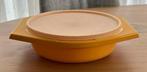 Grote gele vintage Tupperware schaal met deksel, Ophalen of Verzenden, Zo goed als nieuw, Geel, Schaal