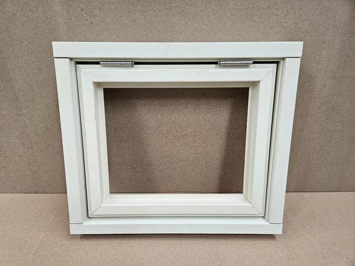 NIEUWE Houten klepraam MERANTI UITVERKOOP RVS Scharnieren, Doe-het-zelf en Verbouw, Glas en Ramen, Nieuw, Gevelraam of Ruit, Minder dan 80 cm