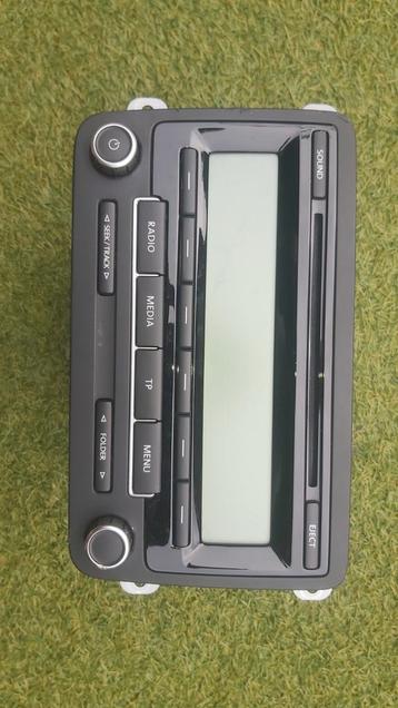 Originele Volkswagen Autoradio beschikbaar voor biedingen