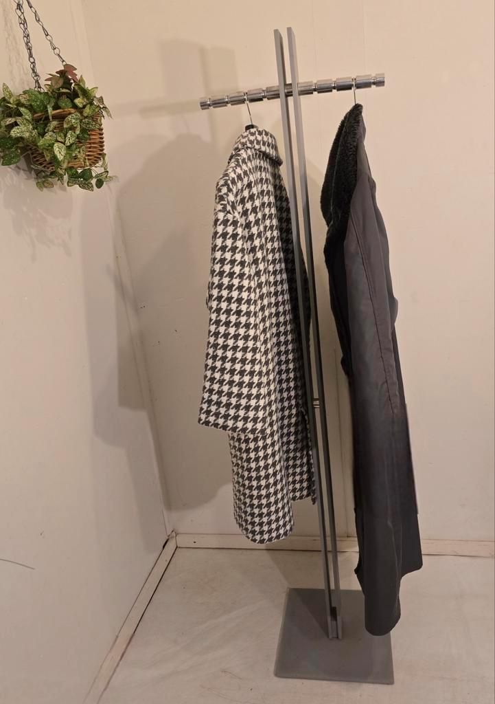 Cascando kapstok minimalistische design staande kapstok, Antiek en Kunst, Antiek | Klokken, Ophalen