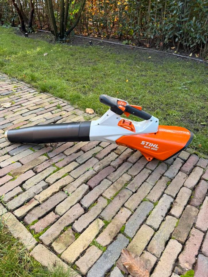 Stihl BGA 200 accu bladblazer, Tuin en Terras, Bladblazers, Zo goed als nieuw, Handgedragen, Accu, Ophalen of Verzenden