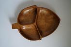 vintage teak hout schaal bladvorm drie vak '70 sosan, Schaal, Ophalen of Verzenden, Zo goed als nieuw, Overige vormen