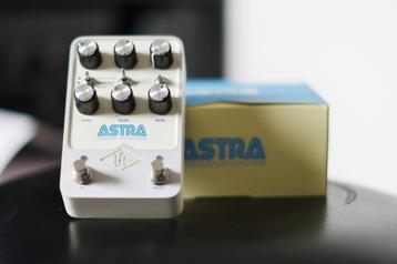 UAFX Astra modulation effect pedaal beschikbaar voor biedingen