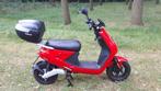 Rode Electrice scooter (bromfiets uitvoering), Ophalen, Zo goed als nieuw, Elektrisch