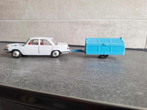 BMW 2000 met aanhangwagen, Hobby en Vrije tijd, Modelauto's | 1:50, Gebruikt, Auto, Overige merken, Ophalen of Verzenden