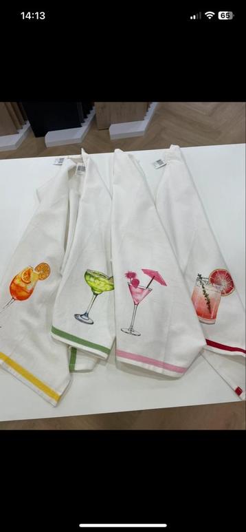 Theedoeken met Cocktail Print beschikbaar voor biedingen