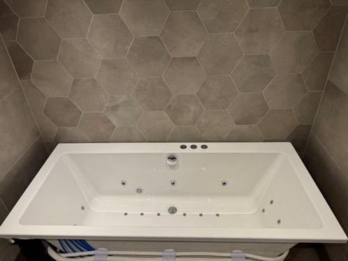 Bubbelbad 180x80 Riho Lugo van €2699 nu afhaal €1200 NEW!, Doe-het-zelf en Verbouw, Sanitair, Nieuw, Bad, Ophalen