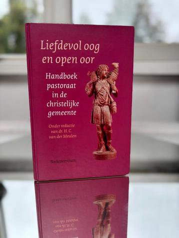 Liefdevol oog en open oor beschikbaar voor biedingen