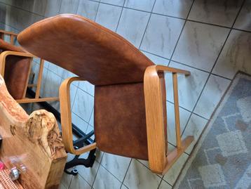 Stoel vintage  beschikbaar voor biedingen