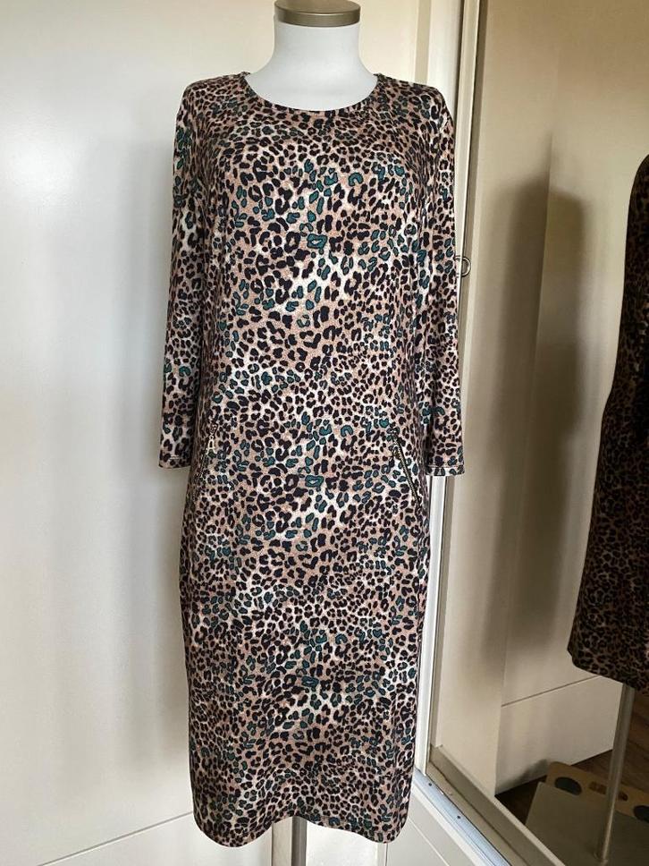 winterjurk Angelle Milan L 42/44 creme/zwart/groen, Kleding | Dames, Jurken, Zo goed als nieuw, Maat 42/44 (L), Groen, Onder de knie