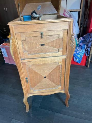 Gramophone Garrard super motor  beschikbaar voor biedingen