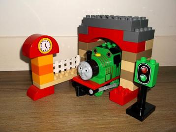 Thomas de Trein Duplo Percy at the Sheds 5543 beschikbaar voor biedingen