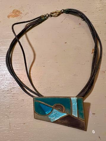 Vintage designers ketting kunst kettinghanger broche emaille beschikbaar voor biedingen