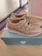 Durea Instappers - Beige/ taupe - Maat 37,5 oftewel: 4,5 H, Durea, Ophalen of Verzenden, Zo goed als nieuw, Instappers