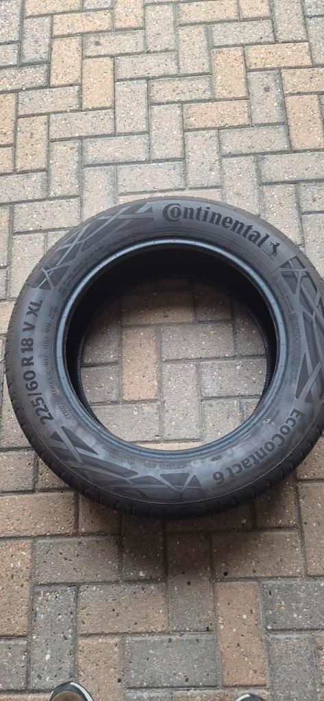 Continental Zomerband 225/60 R18, Auto-onderdelen, Banden en Velgen, Band(en), Zomerbanden, 18 inch, 225 mm, Personenwagen, Gebruikt