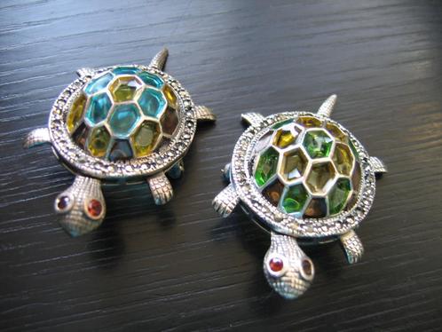 2 Mooie Zilveren Tiffany Broches - verschillende kleuren, Sieraden, Tassen en Uiterlijk, Antieke sieraden, Broche, Zilver, Verzenden