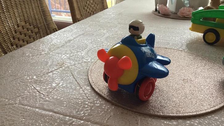 Erg leuk vliegtuigje met piloot . Rijdt ook zelf !, Kinderen en Baby's, Speelgoed | Speelgoedvoertuigen, Gebruikt, Ophalen