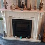Witte schouw met zwarte electrische haard, Ophalen, Gebruikt, Inbouwhaard, Elektrische haard