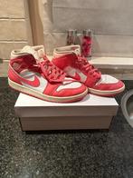 Air Jordan 1 MID roze, Ophalen of Verzenden, Gebruikt, Schoenen