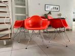 Vitra Eames kuipstoelen Poppy Red dar chroom, Huis en Inrichting, Stoelen, Ophalen of Verzenden, Zo goed als nieuw, X, Rood