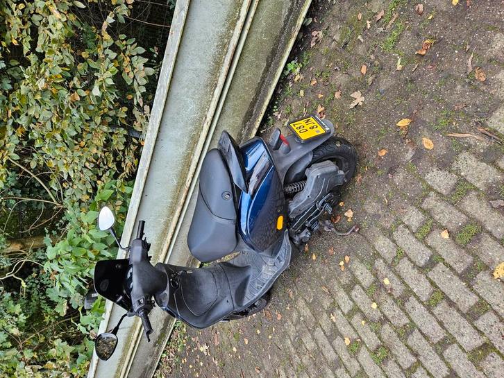 Zip brom kenteken, Fietsen en Brommers, Scooters | Piaggio, Gebruikt, Zip, Maximaal 45 km/u, Benzine, Ophalen of Verzenden
