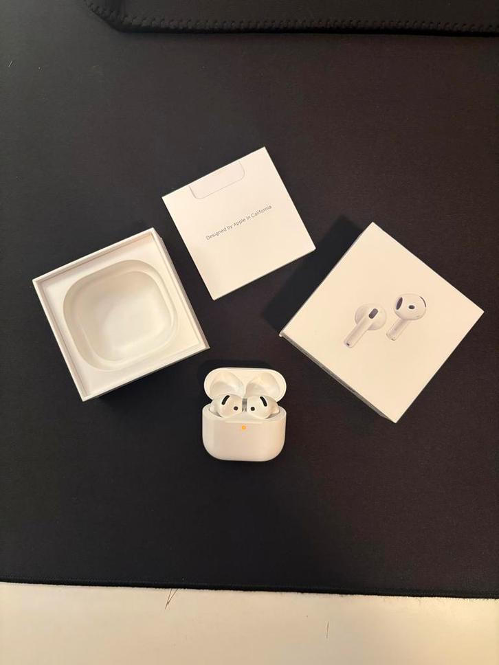 Orginele Airpods 4 met bon (mediamarkt) - Zo goed als nieuw!, Audio, Tv en Foto, Koptelefoons, Zo goed als nieuw, Overige merken