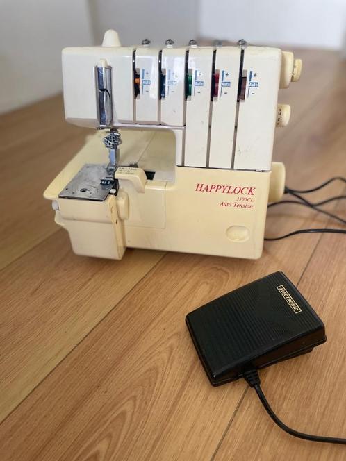 Happylock 3500CL overlockmachine, Hobby en Vrije tijd, Naaimachines en Toebehoren, Gebruikt, Lockmachine, Overige merken, Ophalen
