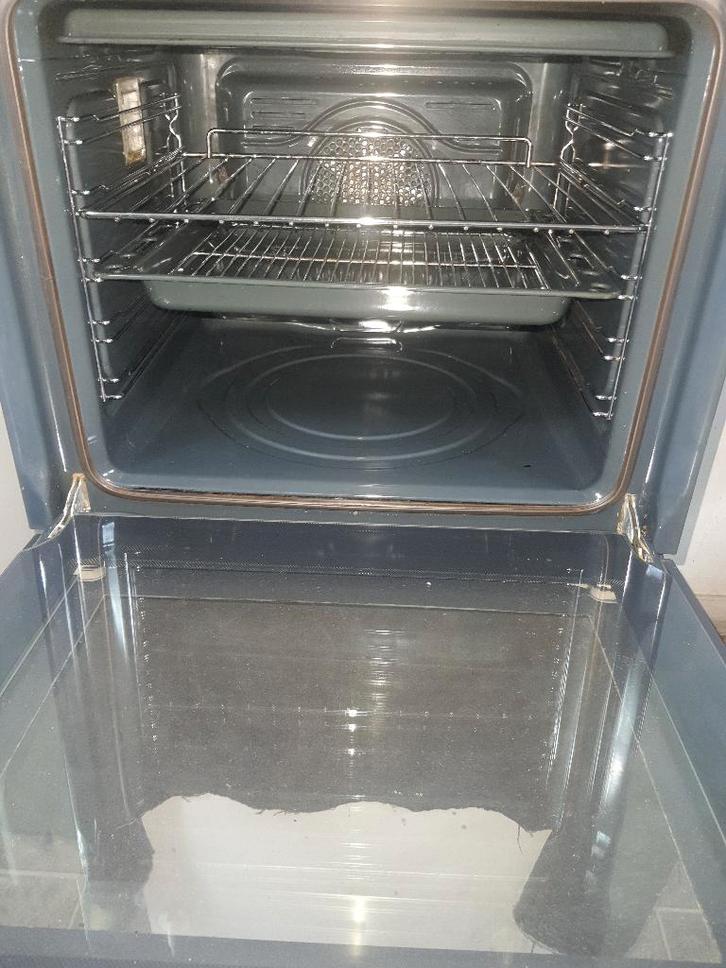 Smeg Inbouw RVS met elektrische heteluchtoven Werkt super, Witgoed en Apparatuur, Fornuizen, Zo goed als nieuw, Inbouw, Gas, 4 kookzones