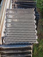 T.k.a :kunststof roosters, Ophalen of Verzenden