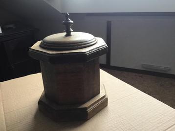 Vintage Tabakspot Hout beschikbaar voor biedingen
