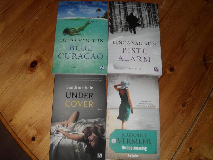 4 SPANNENDE THRILLERS., Boeken, Thrillers, Zo goed als nieuw, Nederland, Ophalen of Verzenden