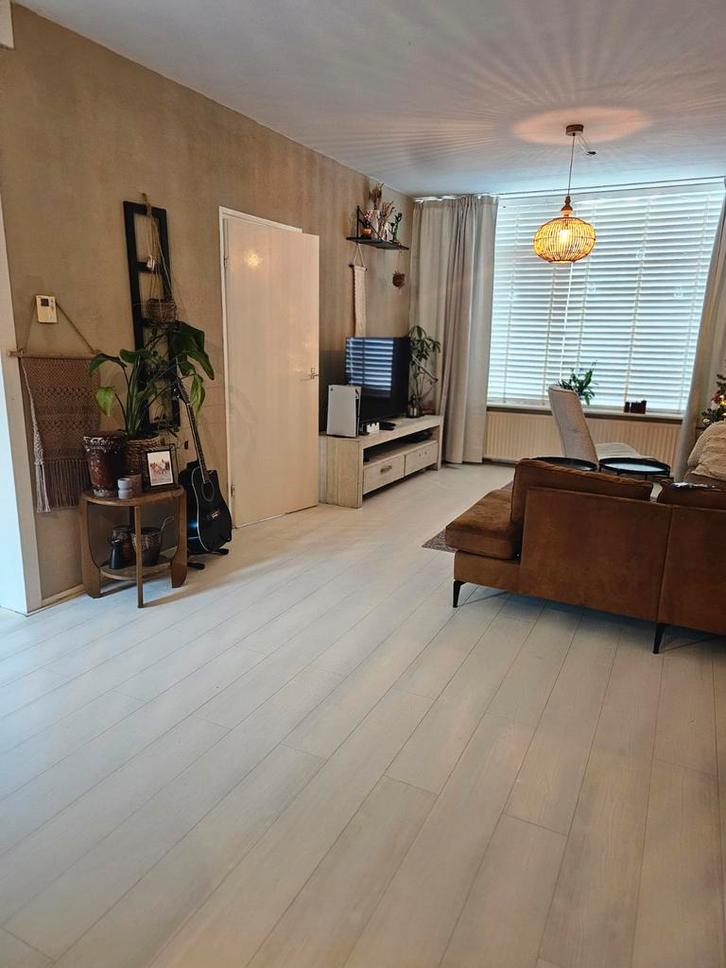 Witte laminaatvloer - Zelf verwijderen 3-4 januari, Huis en Inrichting, Stoffering | Vloerbedekking, Gebruikt, Laminaat, Wit, 10 tot 25 m²