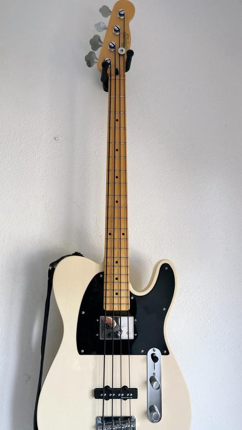 Squier Telecaster Bas, Muziek en Instrumenten, Snaarinstrumenten | Gitaren | Bas, Zo goed als nieuw, Ophalen