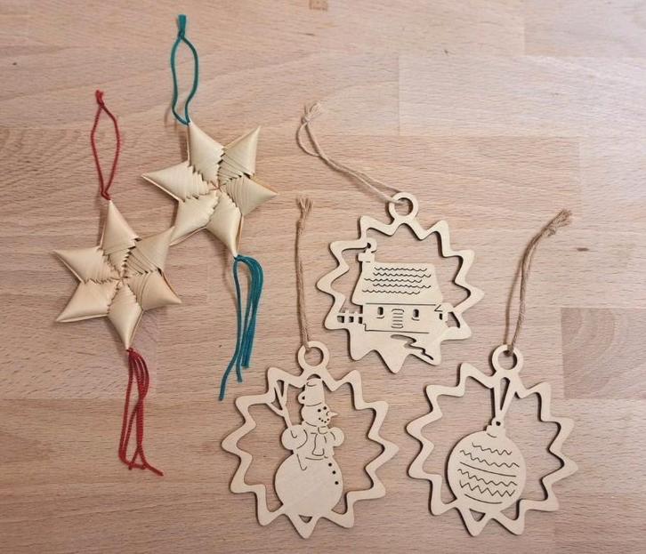 Kersthangers - hout en riet, Diversen, Kerst, Zo goed als nieuw, Ophalen of Verzenden