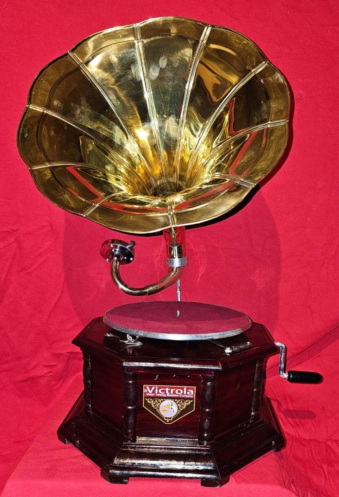 Victrola grammofoonspeler met koperen hoorn, Antiek en Kunst, Curiosa en Brocante, Ophalen