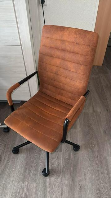 Bureaustoel bruin beschikbaar voor biedingen