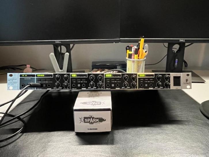 Behringer HA4700 Powerplay Pro XL, Muziek en Instrumenten, Mengpanelen, Gebruikt, Minder dan 5 kanalen, Ophalen of Verzenden