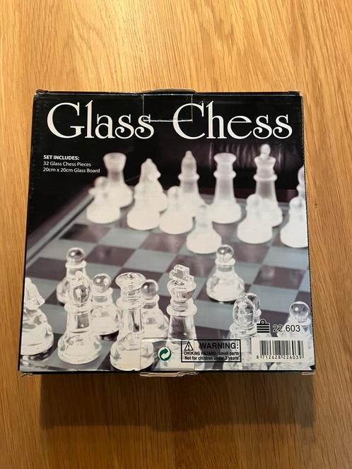 Decoratief schaakspel van glas, Hobby en Vrije tijd, Gezelschapsspellen | Bordspellen, Nieuw, Ophalen of Verzenden