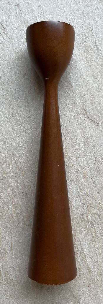 Houten kandelaar, ongetwijfeld Deens design (Arne Jacobsen?), Huis en Inrichting, Woonaccessoires | Kandelaars en Kaarsen, Gebruikt