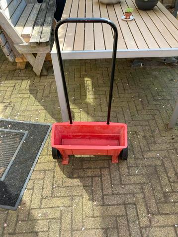 Wolf Garten Strooiwagen beschikbaar voor biedingen