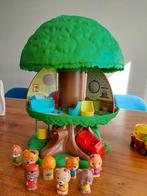 KLOROFIL SPEELHUIS/ SPEELBOOM MET EXTRA SCHOMMEL / BUS, Kinderen en Baby's, Speelgoed | Poppenhuizen, Ophalen of Verzenden, Zo goed als nieuw