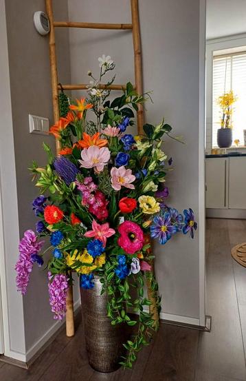 Prachtig Zijden Bloemstuk - Hoge Kwaliteit beschikbaar voor biedingen