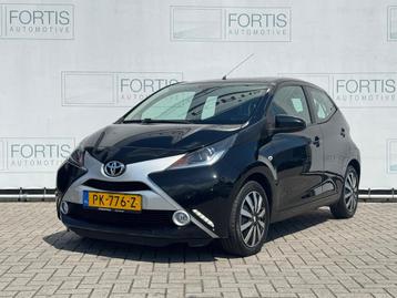 Toyota Aygo 1.0 VVT-i x-play NAVI | AIRCO | 5 DEURS beschikbaar voor biedingen