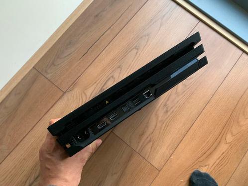 Playstation 4 pro 1TB met modern warefare, Spelcomputers en Games, Spelcomputers | Sony PlayStation 4, Zo goed als nieuw, Pro
