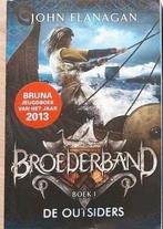 Jeugdboek Broederband 1 John Flanagan, Ophalen, Zo goed als nieuw, John Flanagan