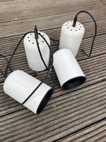 4 Vintage Witte Hanglampen Jaren 80 beschikbaar voor biedingen