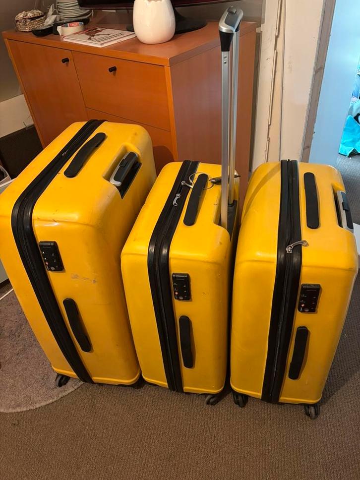 Kofferset Gabol 1xL, 2xM met 4 zwenkwielen en TSA slot, Sieraden, Tassen en Uiterlijk, Koffers, Zo goed als nieuw, Hard kunststof