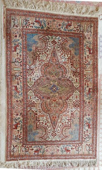 Perzisch tapijt met dierfiguren - 120 x 190 cm  beschikbaar voor biedingen